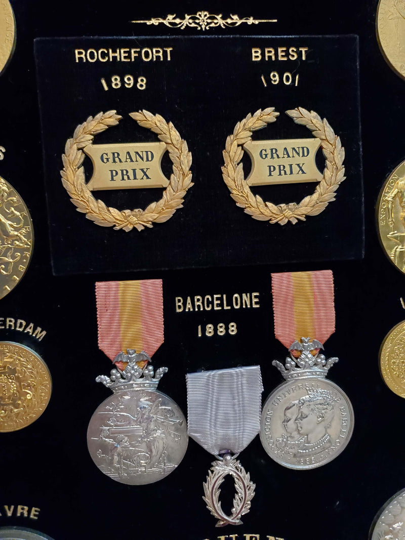 A. Massonnet (& Cie) Manufacture of Medals Exhibition Medal Advertising Display Case With Cast Medals