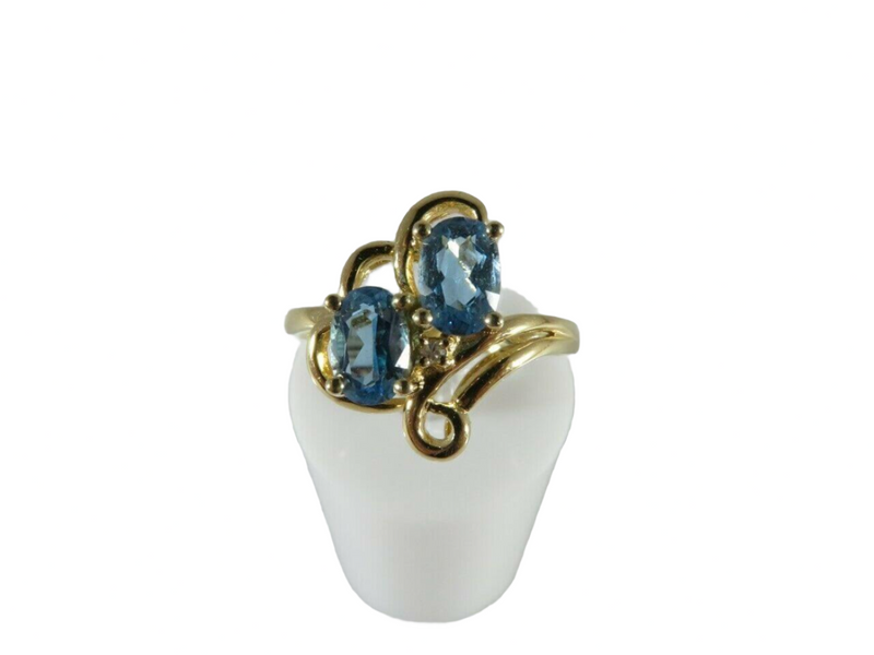 14K Yellow Gold Ring Sz 6.75 Blue Topaz (Origin Unknown) with Diamond Accent — Jewelry & Watches:Fine Jewelry:Fine Pins & Bro