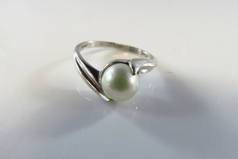10K White Gold Cultured Pearl Modernist Bypass Ring Size 6.25 SA Mark