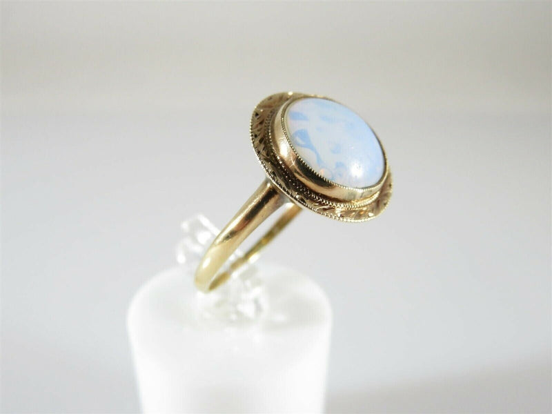 Victorian 14K Yellow Gold Opalescent Glass Cabochon Ring Size 8.5