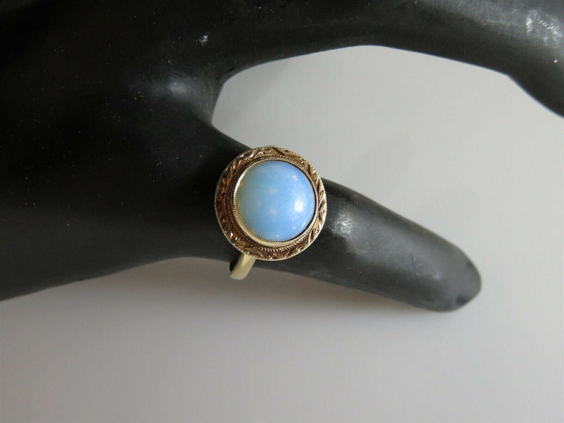 Victorian 14K Yellow Gold Opalescent Glass Cabochon Ring Size 8.5