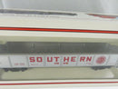 Bachmann HO Scale Southern Railway SR 1248 light gray freight car in window box