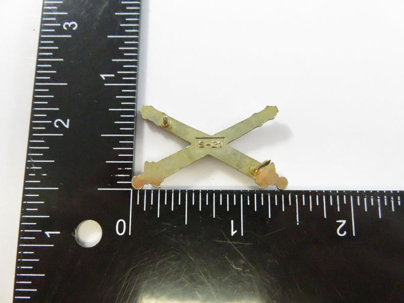 Post WWII US Army Artillery Crossed Cannons Collar Insignia Silver Tone Clutchback Hat Lapel Badge S-21