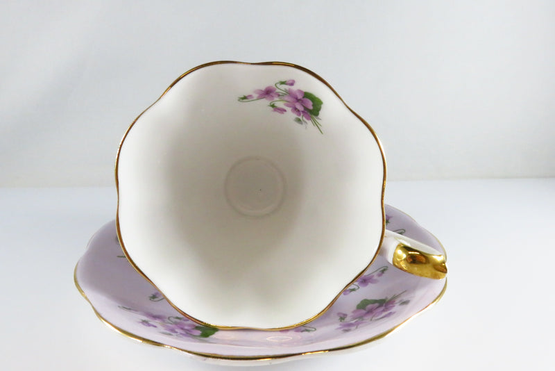 Royal Standard Fine Bone China 2612 Purple Violets Tea Cup & Saucer