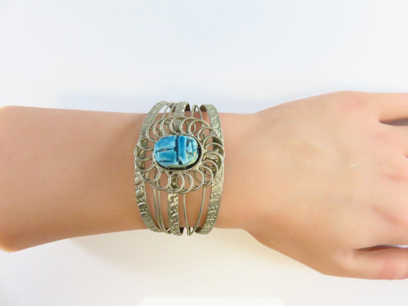 Pre-owned Egyptian Revival Solitaire Scarab White Metal Cuff Bracelet 7 1/4"