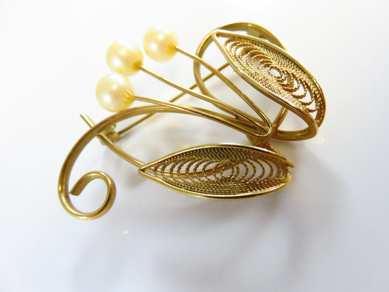 A Vintage Delicate Filigree Spiraling Wire 3 Faux Pearl Accented Brooch