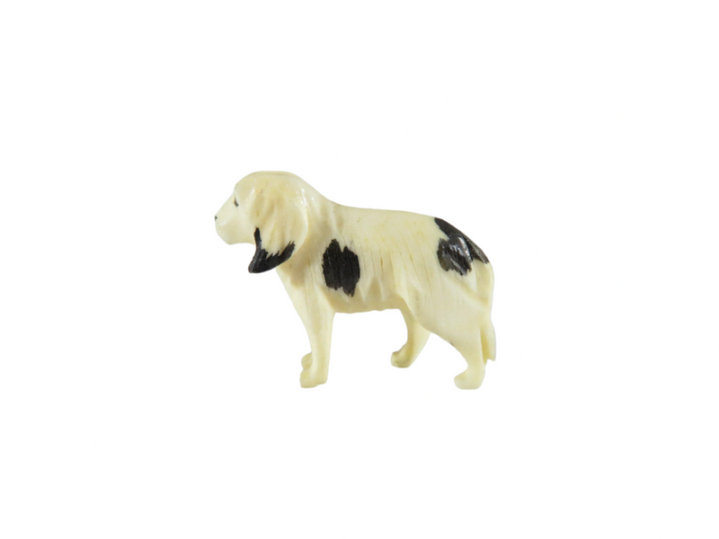 Old Figurine of an English Foxhound Dog Handmade Okimono 1" x 3/4" — front view