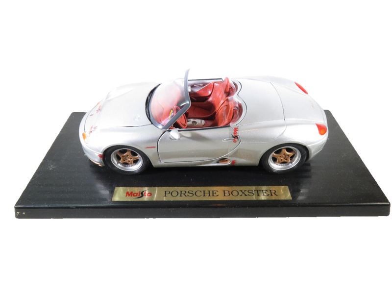 Silver Porsche Boxster Red Interior 1:18 Scale Die Cast Maisto Special Edition — Gold, Silver — front view