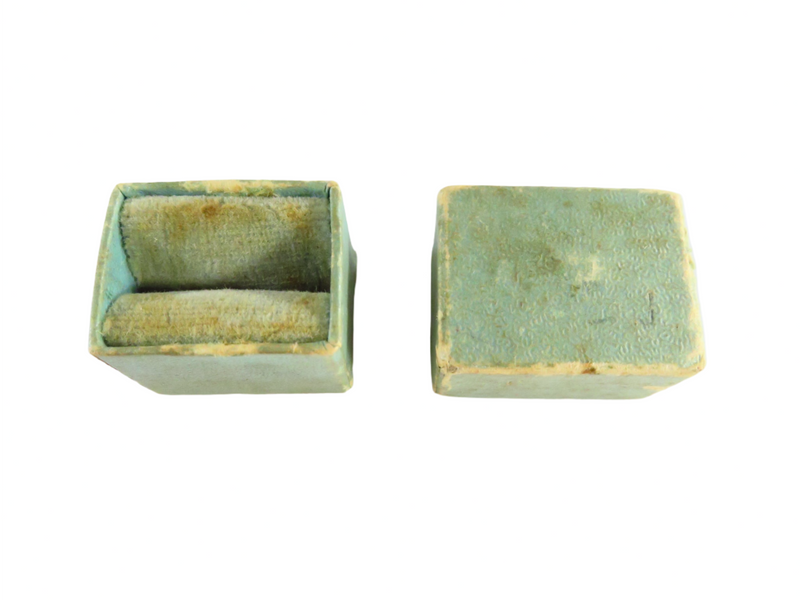 Antique Small Paper Ring Gift Box 1 1/8" x 7/8" x 3/4" — front view