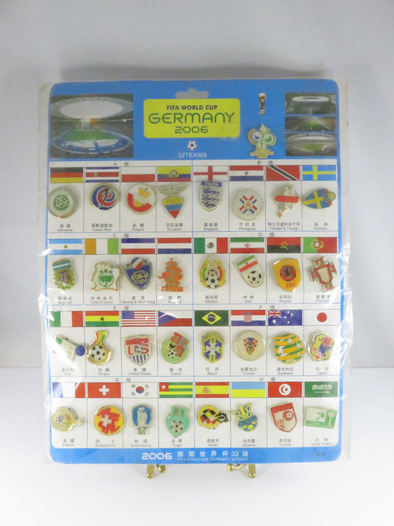 2006 FIFA World Cup Germany 32 Team Pinback Set on Card