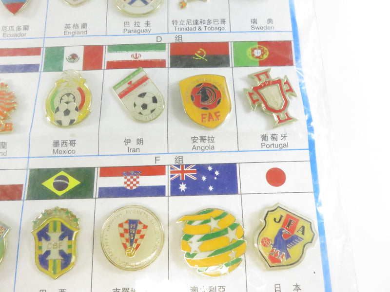 2006 FIFA World Cup Germany 32 Team Pinback Set on Card