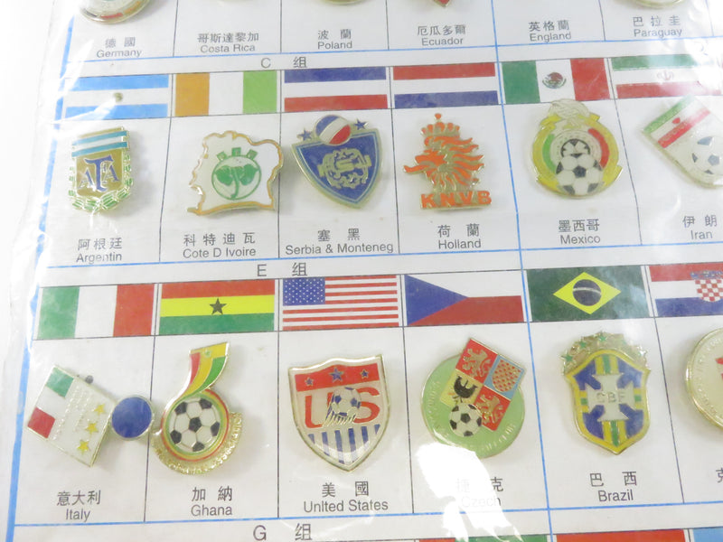 2006 FIFA World Cup Germany 32 Team Pinback Set on Card