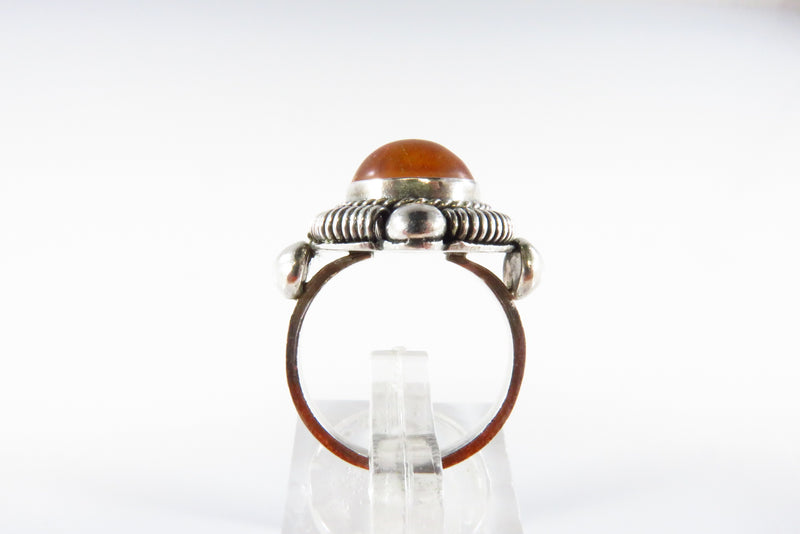 Vintage Amber Ring Round Bezel Set Twisted Wire and Ball Accented Design Sz 5.5