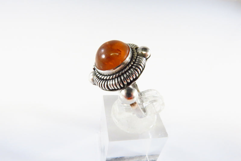 Vintage Amber Ring Round Bezel Set Twisted Wire and Ball Accented Design Sz 5.5