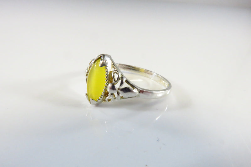 Yellow Glass Marquise Cabochon Pierced Setting White Metal Ring Size 8.25
