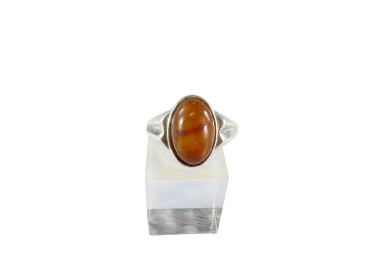 Pre-owned Oval Amber Ring With Beveled Accented Setting Design Sz 7.75