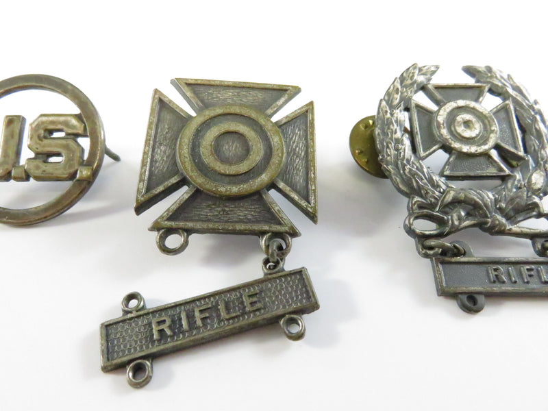 Lot of U.S. Military Rifle Marksman Qualification Badges and Insignia - Silver Tone