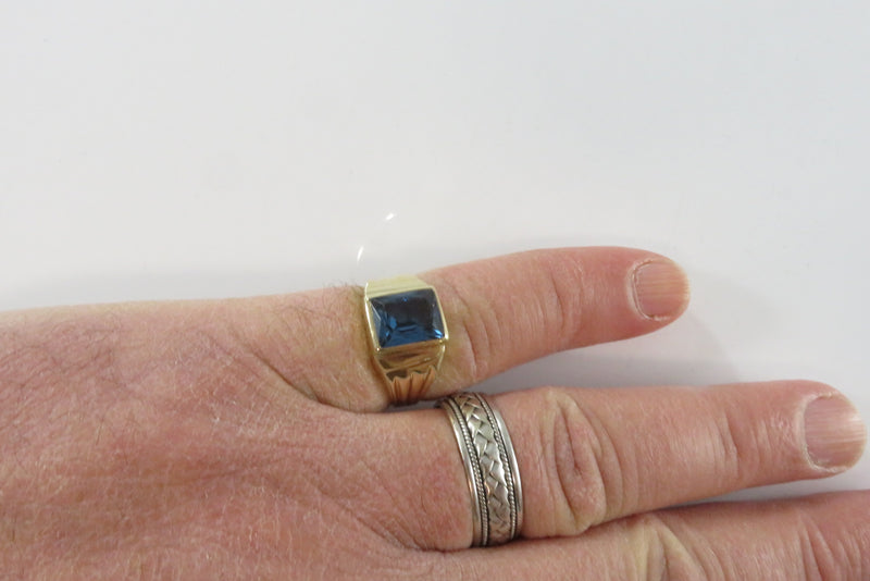 Vintage 10K Yellow Gold Men's Blue Spinel Solitaire Ring Size 9