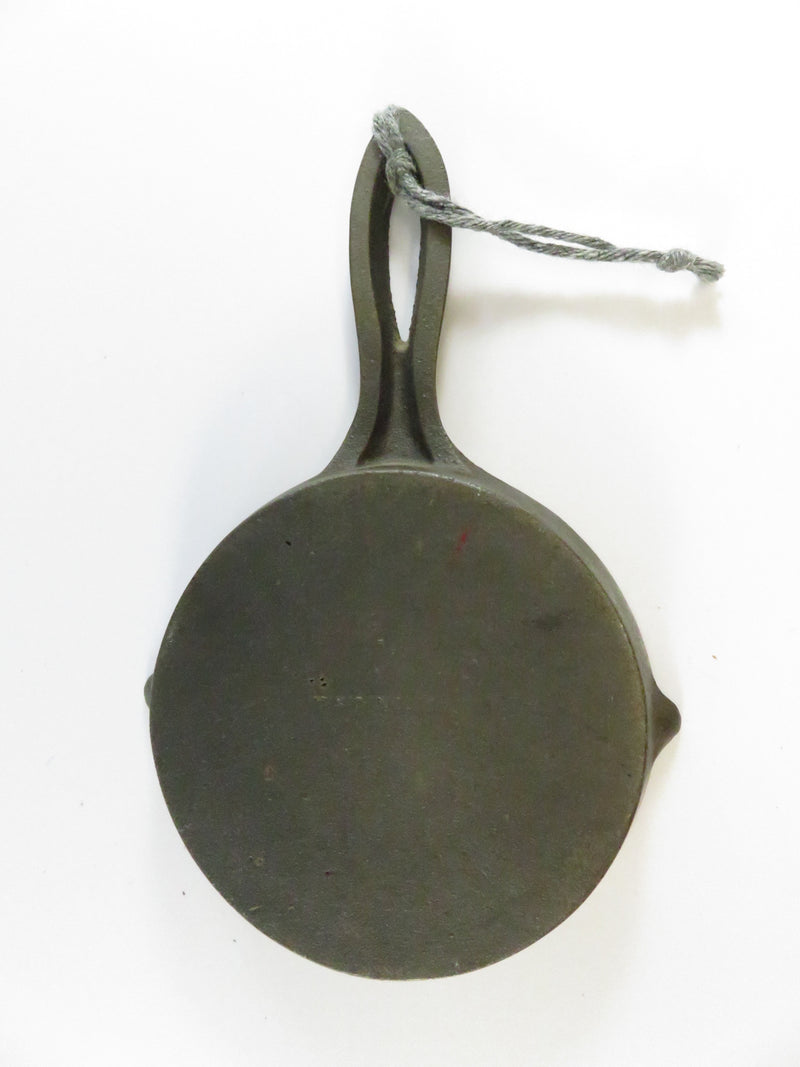 Vintage Painted Pilgrim Cast Iron Mini Skillet Ashtray – USA Made