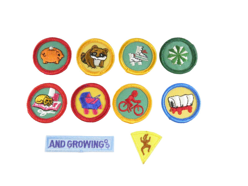 Girl Scout Fun Patch Collection – 8 Rounds, 1 Tab (“And Growing”), 1 Triangle – Unused Vintage — front view
