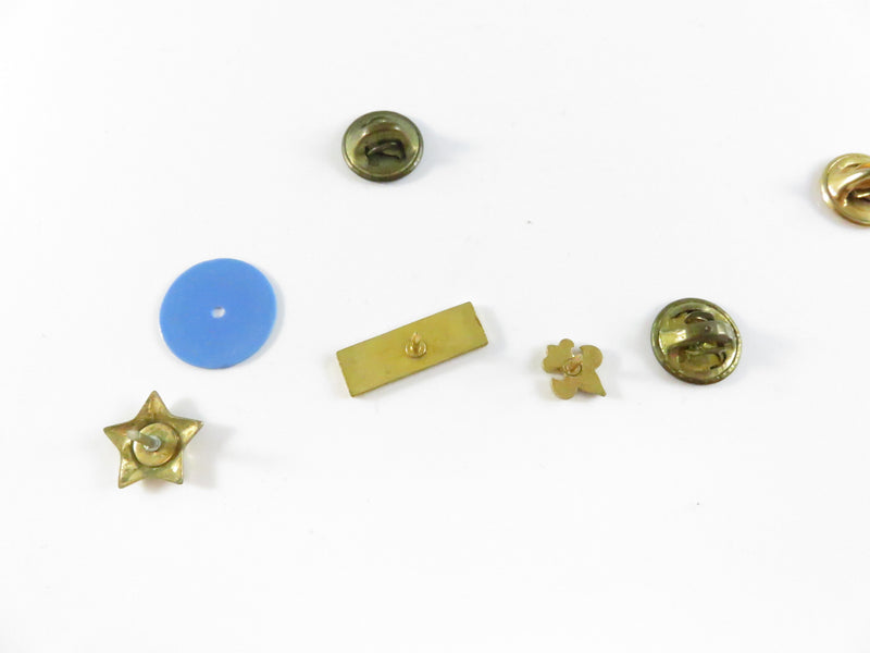 BSA pinback and lapel pin lot – Service Star 3-year (blue disc), Arrow of Light, universal emblem
