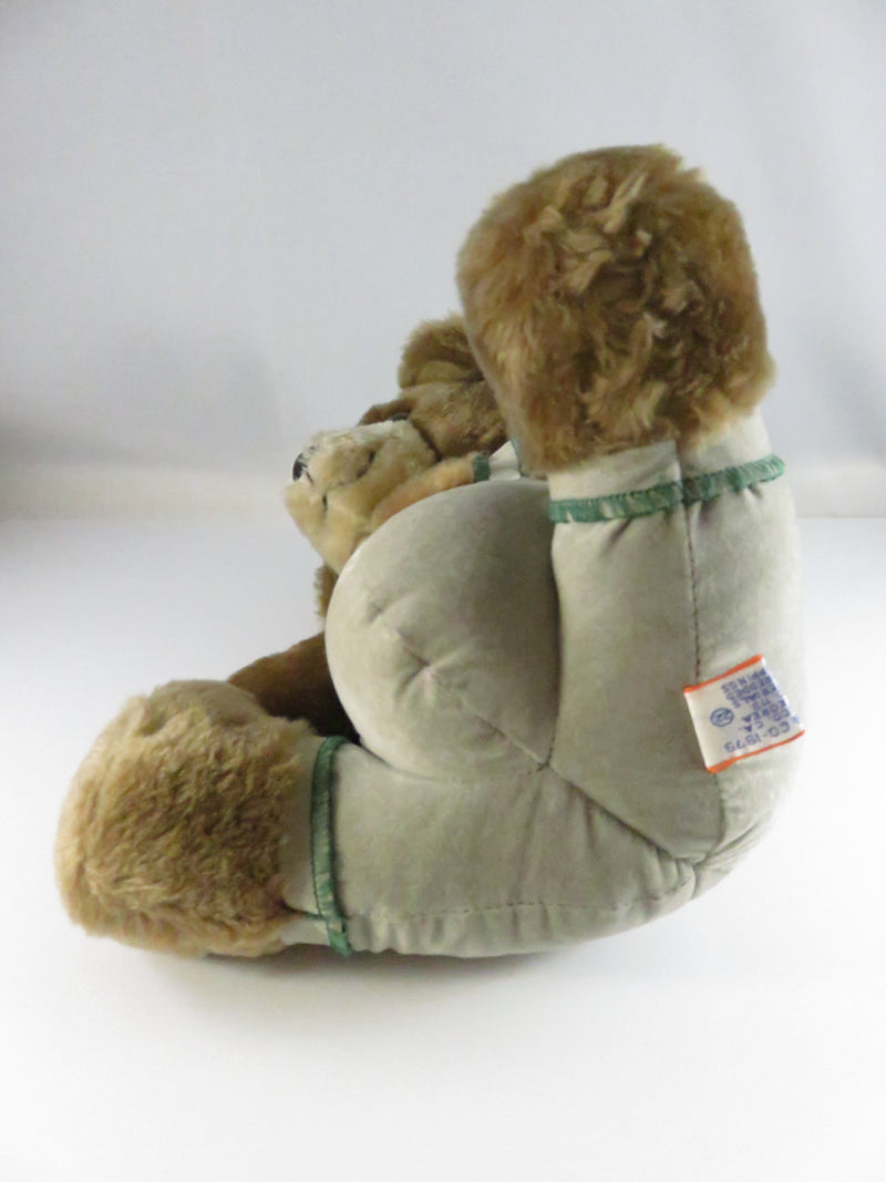 Busch Gardens "Der Willkommen Bär" Plush (9″) — Dakin Licensed Souvenir