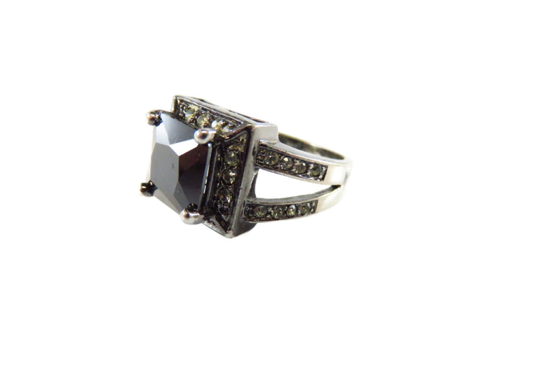 Blackened Silver Metal Ring Square Faceted Black Glass With Accents Size 7 side view