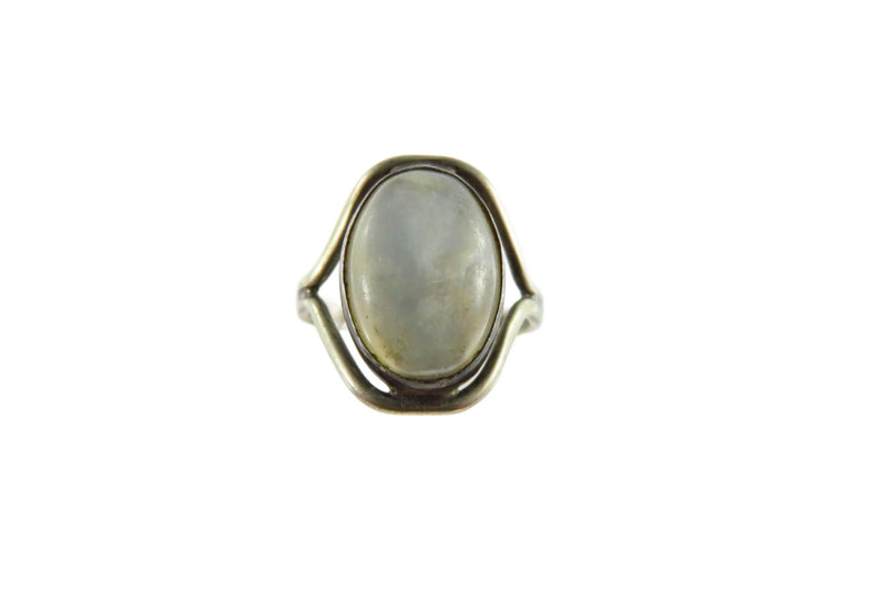 Oval Polished Mother of Pearl Solitaire Split Shank Ring Size 5.25 top view