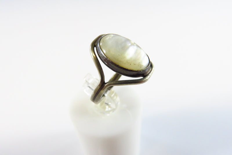 Oval Polished Mother of Pearl Solitaire Split Shank Ring Size 5.25 side view