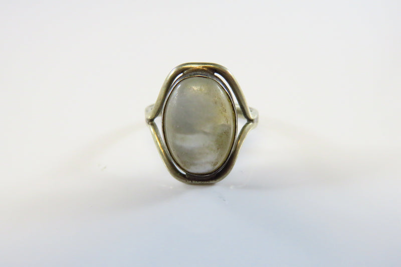 Oval Polished Mother of Pearl Solitaire Split Shank Ring Size 5.25 top view