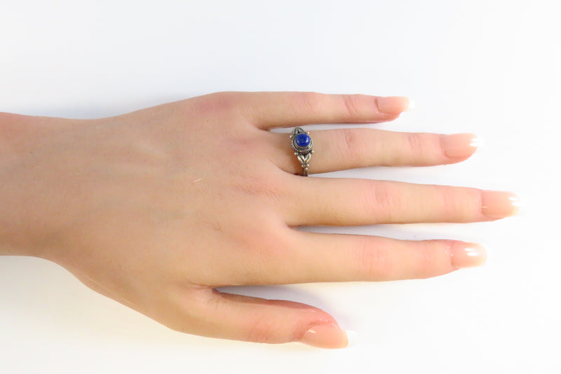 Vintage Round Cabochon Lapis Lazuli Solitaire Sterling Silver Petite Ring Size 6.75 on hand