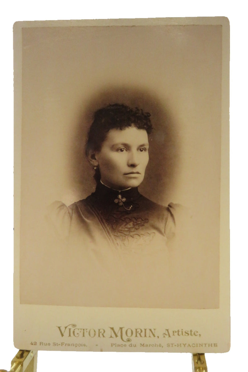 Antique Cabinet Card Woman Wearing Fancy Collar Pin Victor Morin, Artiste — front view