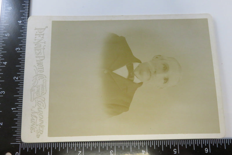 Old Man Bow tie Antique Cabinet Card P.F. Noyes Photo Co Gardiner Maine