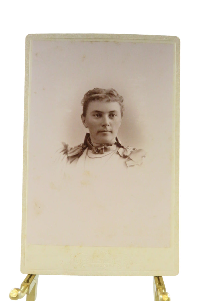 Woman In Pose Necklace, Frill, Antique Cabinet Card Philbrick Biddeford Main