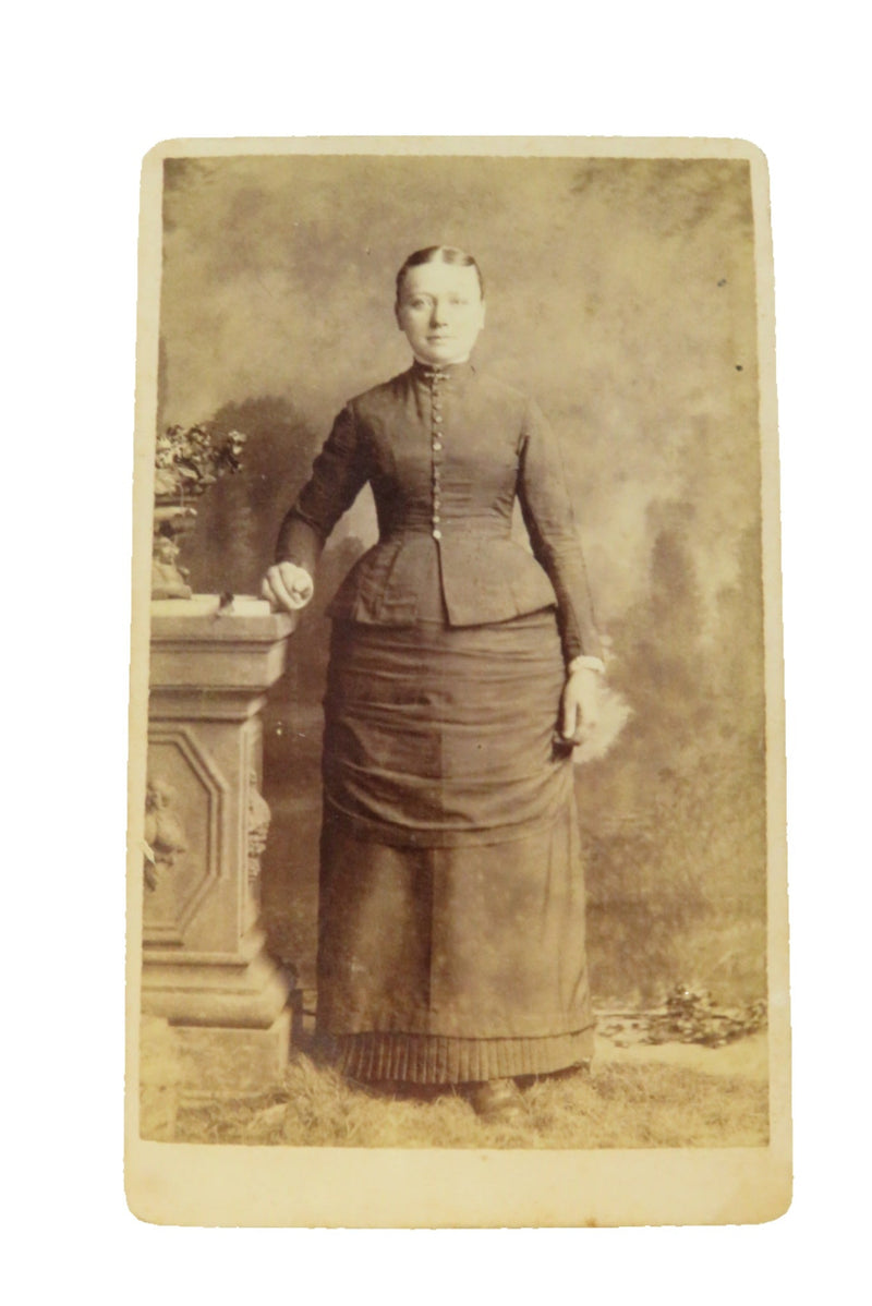 Antique CDV Woman Big Hips Unnamed Sitter Graeff Lebanon PA 4 1/8" x 2 1/2" — front view