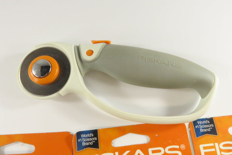 Fiskars Rotary Cutter 45mm Used + 3 Packs Cutting Blades