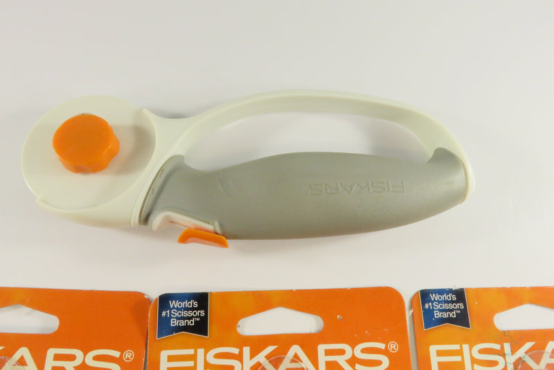 Fiskars Rotary Cutter 45mm Used + 3 Packs Cutting Blades