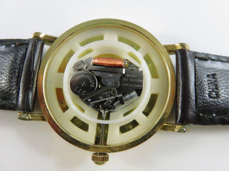 Coca-Cola Polar Bears Quartz Wrist Watch 32.7mm Gold Tone Case Japan Movement 55279