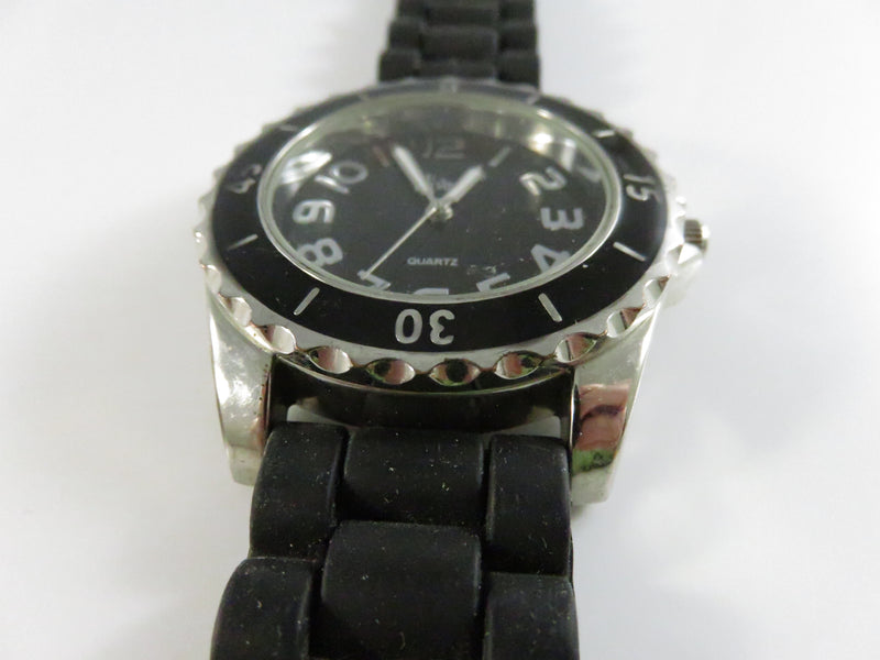 Vivani K2082BL Black Dial Quartz Sport Watch Singapore Movement Silicone Strap