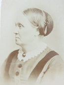 Unnamed Sitter Old Woman Wilber & Bassett Erie PA Cartes des Vista Antique Photo