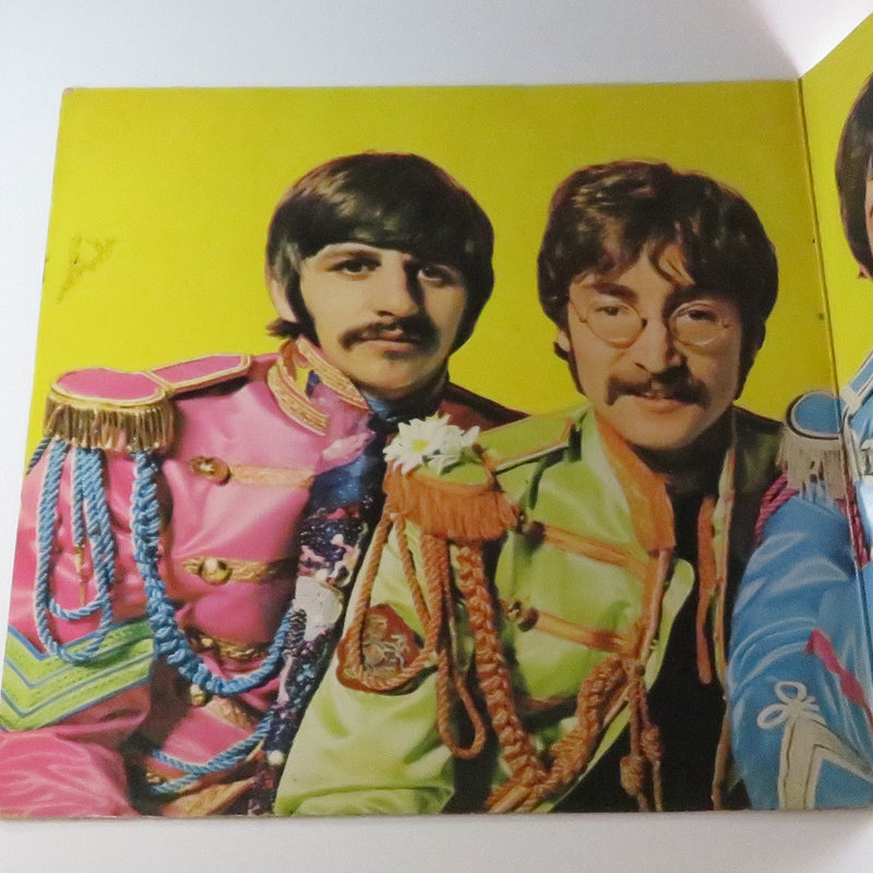 The Beatles Sgt Peppers Lonely Hearts Club Band UK EMI Parlophone Gatefold PCS 7027 Vinyl LP