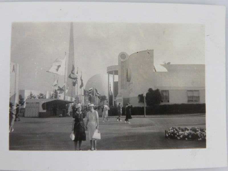 New York Worlds Fair Tourist Photo McIntyre Family July 1940 Photograph 2 7/8" x 2"