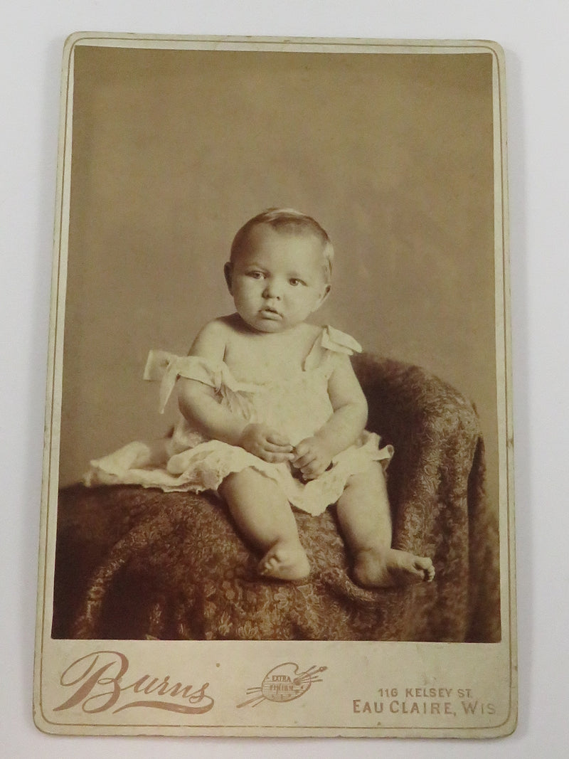 Antique Cabinet Card MW Burns Cute Baby Girl Eau Claire Wisconsin c1890