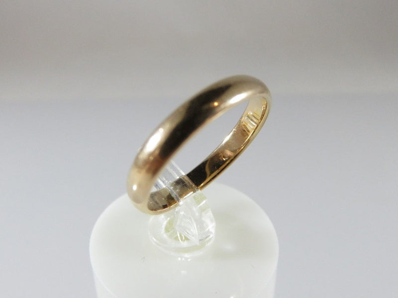 Tasteful Women's 14K Yellow Gold 3mm Wide Tapered Edge Wedding Band Size 5.75 - Just Stuff I Sell