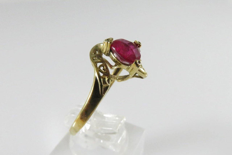 Lovely 10K Gold Ring w/Heart Shaped Ruby and MOM Filigree Design Size 7.5 - Just Stuff I Sell