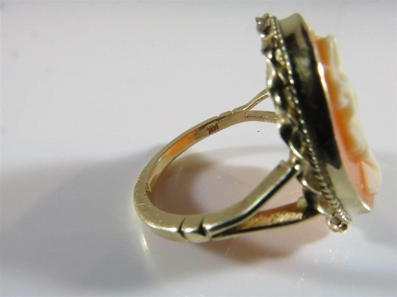 Beautiful Bold 14K Yellow Gold Cameo Ring Twist Wire and Rope Accented Size 7.75 - Just Stuff I Sell