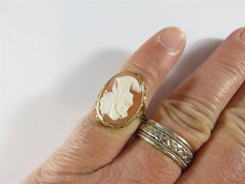 Beautiful Bold 14K Yellow Gold Cameo Ring Twist Wire and Rope Accented Size 7.75 - Just Stuff I Sell